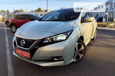 Хэтчбек Nissan Leaf 2018 в 