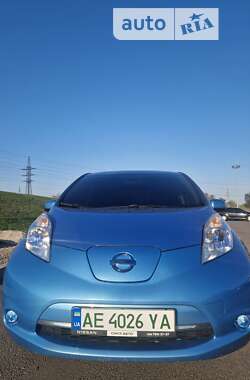 Хэтчбек Nissan Leaf 2014 в Днепре