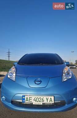Хэтчбек Nissan Leaf 2014 в 