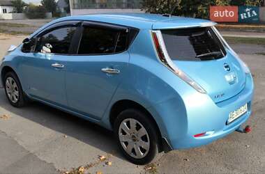 Хэтчбек Nissan Leaf 2015 в Каменском