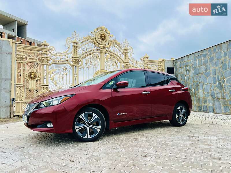 Хэтчбек Nissan Leaf 2018 в Киеве