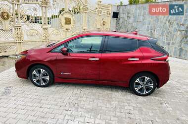 Хэтчбек Nissan Leaf 2018 в Киеве