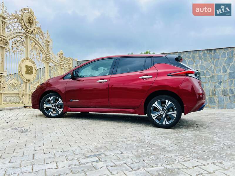 Хэтчбек Nissan Leaf 2018 в Киеве