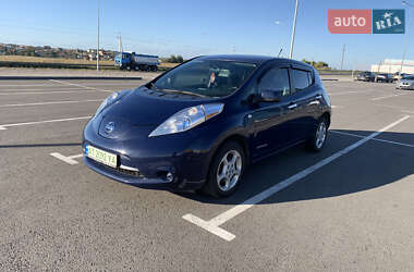 Хэтчбек Nissan Leaf 2014 в Львове