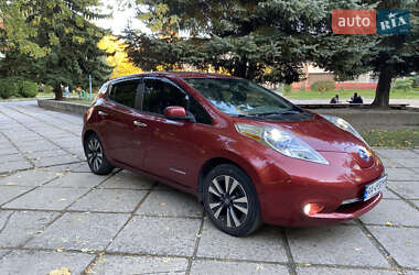 Хэтчбек Nissan Leaf 2015 в Львове