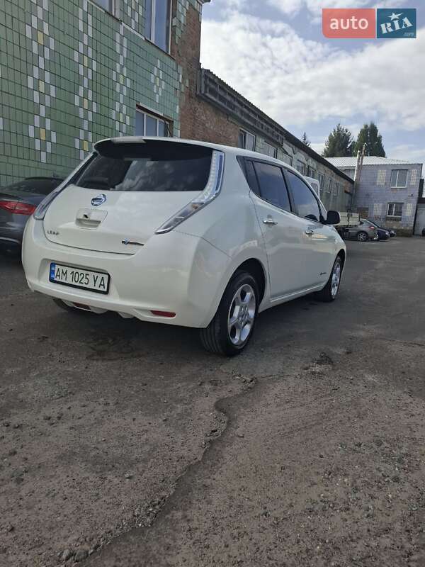 Хэтчбек Nissan Leaf 2015 в Бердичеве