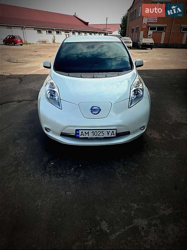 Хэтчбек Nissan Leaf 2015 в Бердичеве