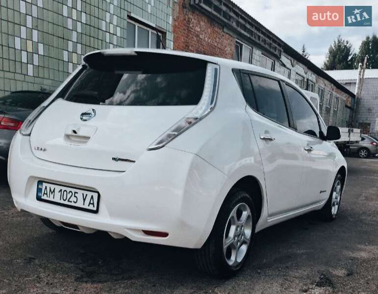 Хэтчбек Nissan Leaf 2015 в Бердичеве
