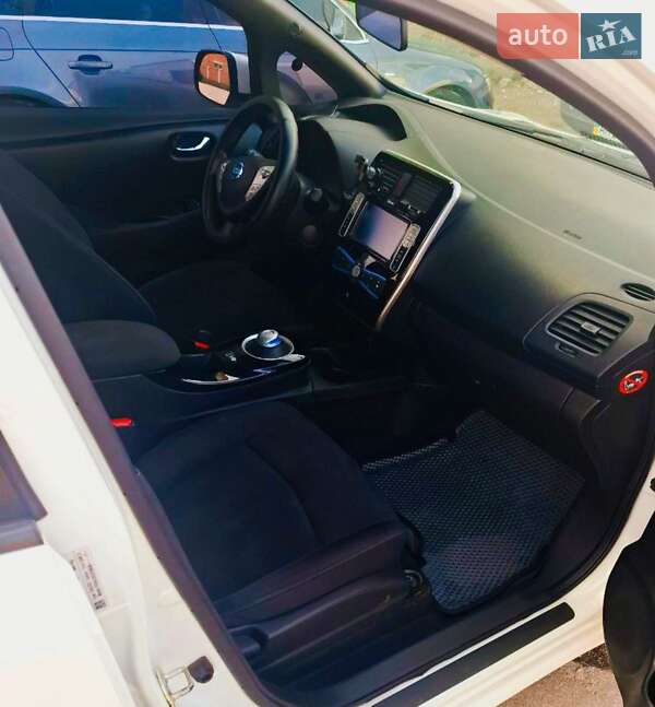 Хэтчбек Nissan Leaf 2015 в Бердичеве