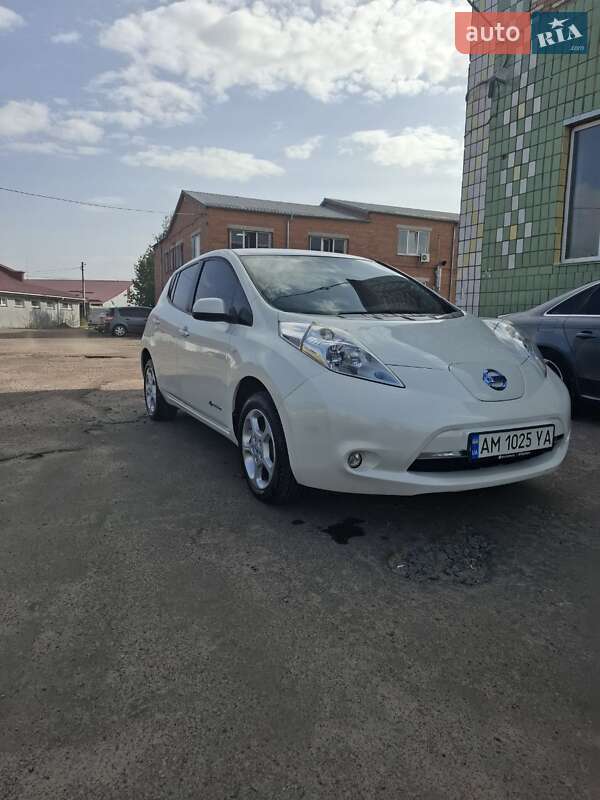 Хэтчбек Nissan Leaf 2015 в Бердичеве