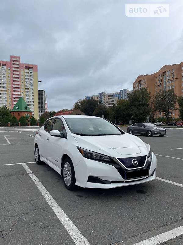 Хэтчбек Nissan Leaf 2018 в Броварах