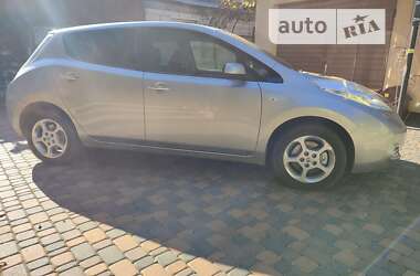 Хэтчбек Nissan Leaf 2015 в Дубно