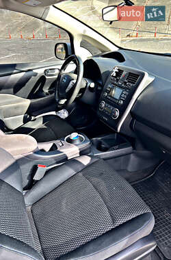 Хетчбек Nissan Leaf 2015 в 