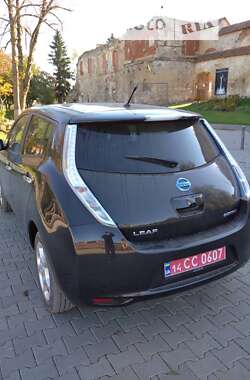 Хэтчбек Nissan Leaf 2013 в Монастыриске