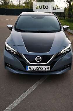 Хэтчбек Nissan Leaf 2021 в Киеве