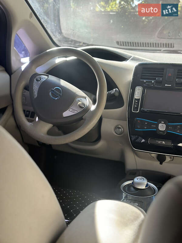 Хетчбек Nissan Leaf 2011 в Одесі