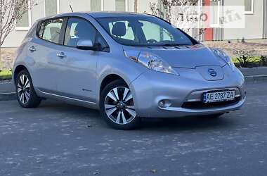 Хетчбек Nissan Leaf 2017 в Дніпрі