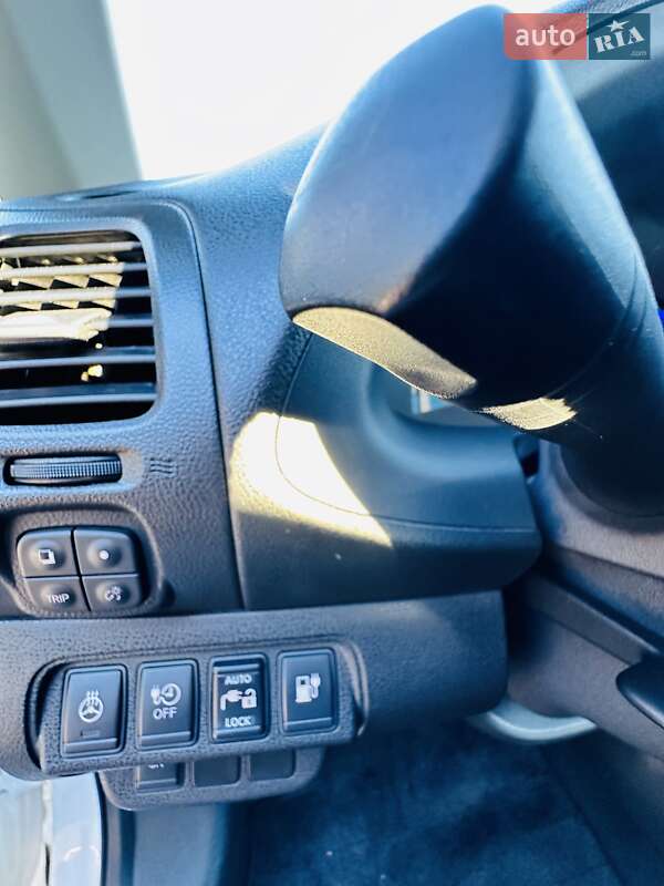 Хэтчбек Nissan Leaf 2015 в Киеве