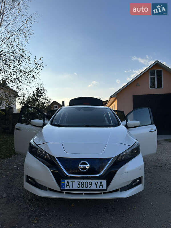 Хэтчбек Nissan Leaf 2018 в Монастыриске