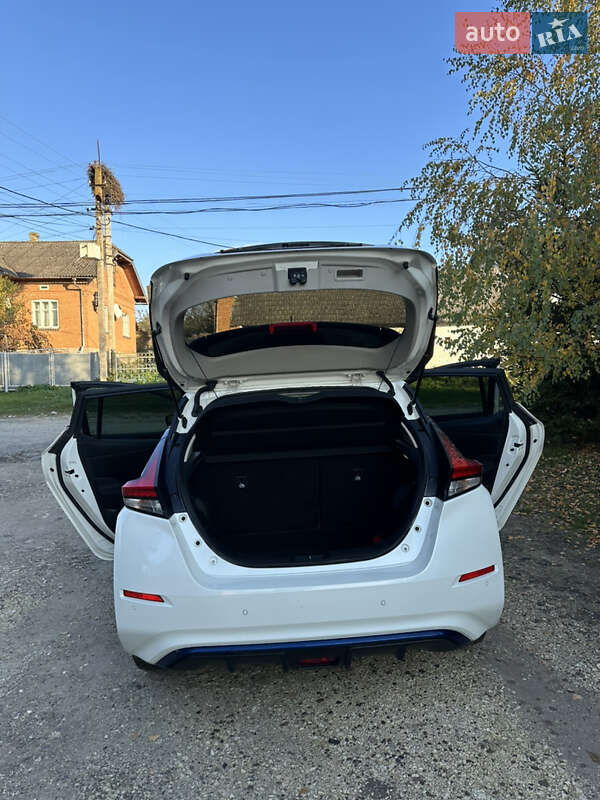 Хэтчбек Nissan Leaf 2018 в Монастыриске