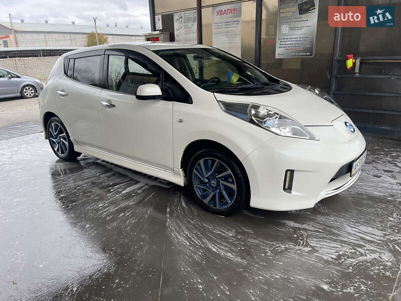 Хетчбек Nissan Leaf 2015 в Дніпрі фото 13 Хетчбек Nissan Leaf 2015 в Дніпрі