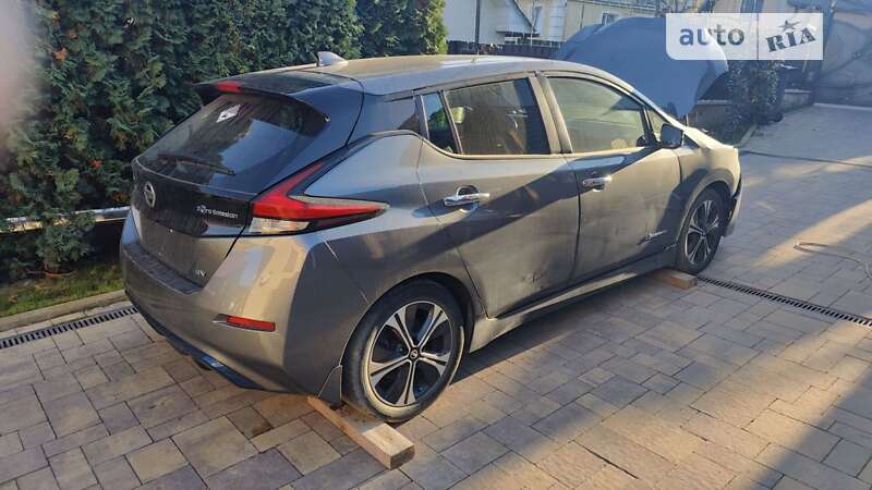 Хэтчбек Nissan Leaf 2018 в Тернополе