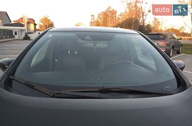 Хэтчбек Nissan Leaf 2019 в 