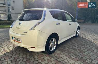 Хэтчбек Nissan Leaf 2014 в 