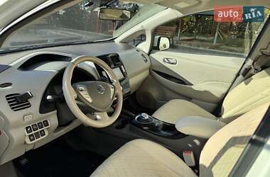 Хэтчбек Nissan Leaf 2014 в 