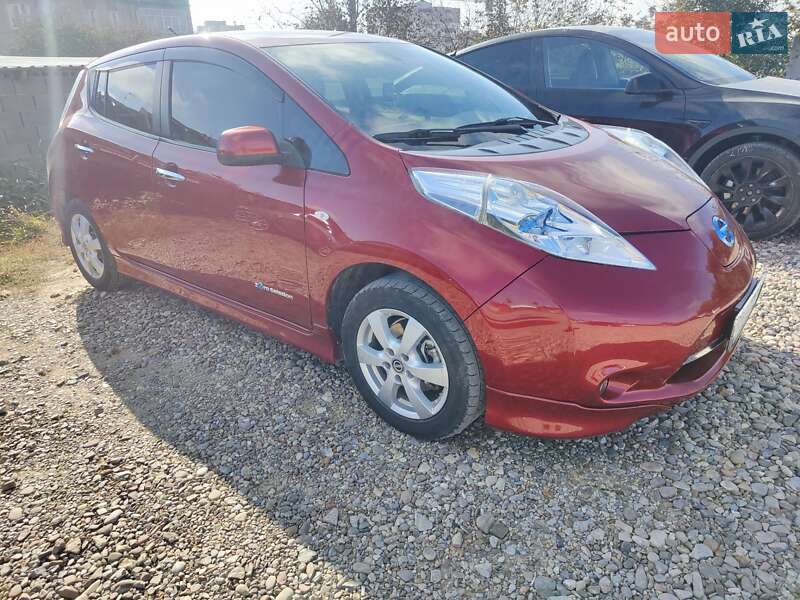 Хэтчбек Nissan Leaf 2013 в Каменец-Подольском