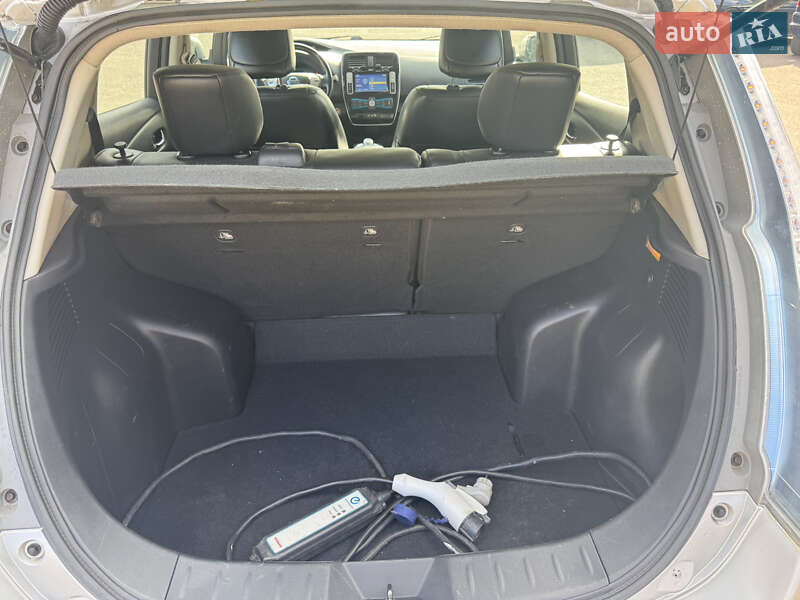 Хэтчбек Nissan Leaf 2013 в Одессе