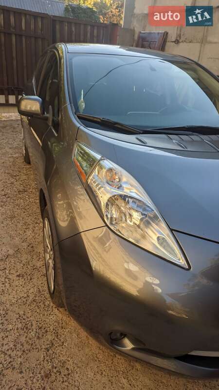 Хэтчбек Nissan Leaf 2014 в Киеве