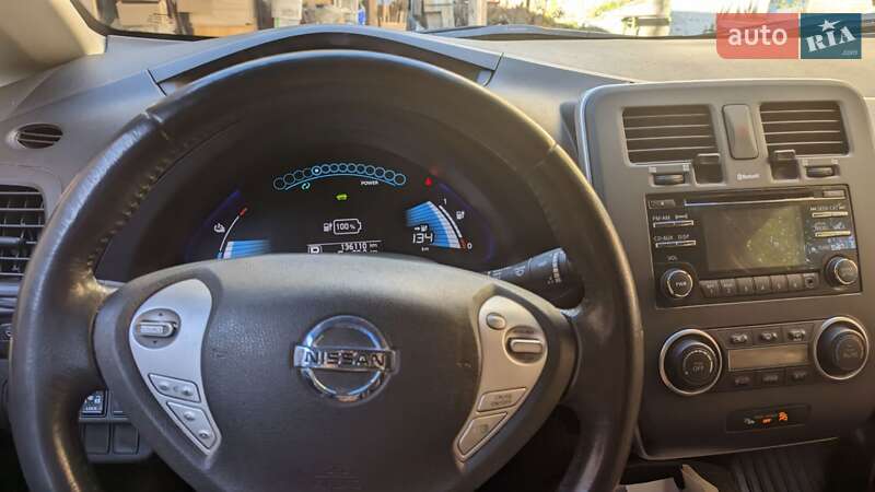 Хэтчбек Nissan Leaf 2014 в Киеве