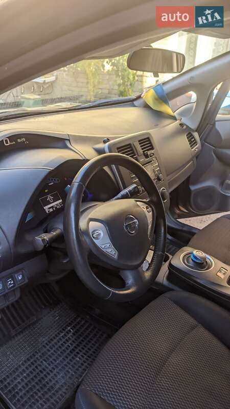 Хэтчбек Nissan Leaf 2014 в Киеве