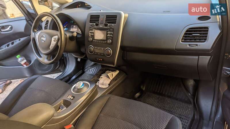 Хэтчбек Nissan Leaf 2014 в Киеве