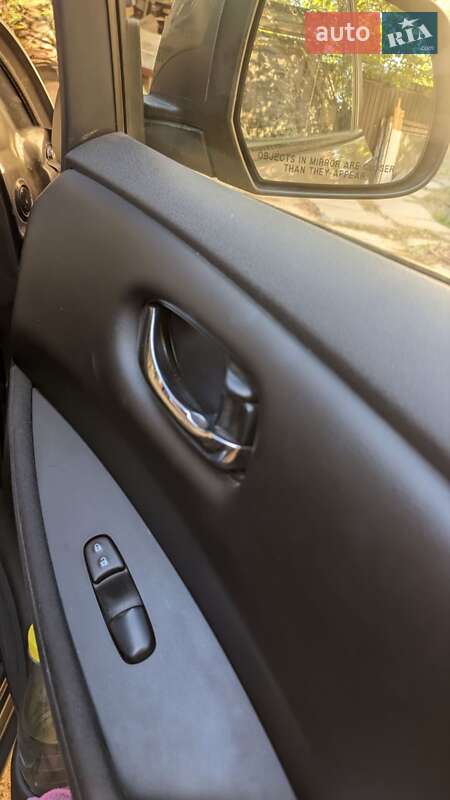 Хэтчбек Nissan Leaf 2014 в Киеве