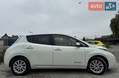 Хэтчбек Nissan Leaf 2011 в Львове