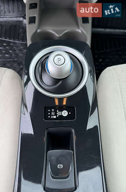 Хэтчбек Nissan Leaf 2011 в Львове