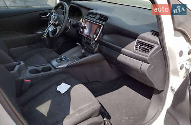Хетчбек Nissan Leaf 2022 в 