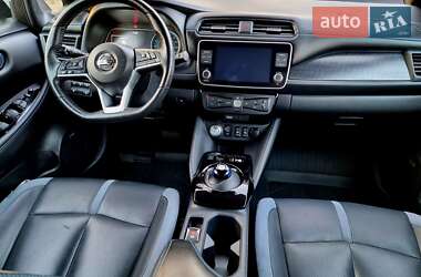Хэтчбек Nissan Leaf 2019 в 