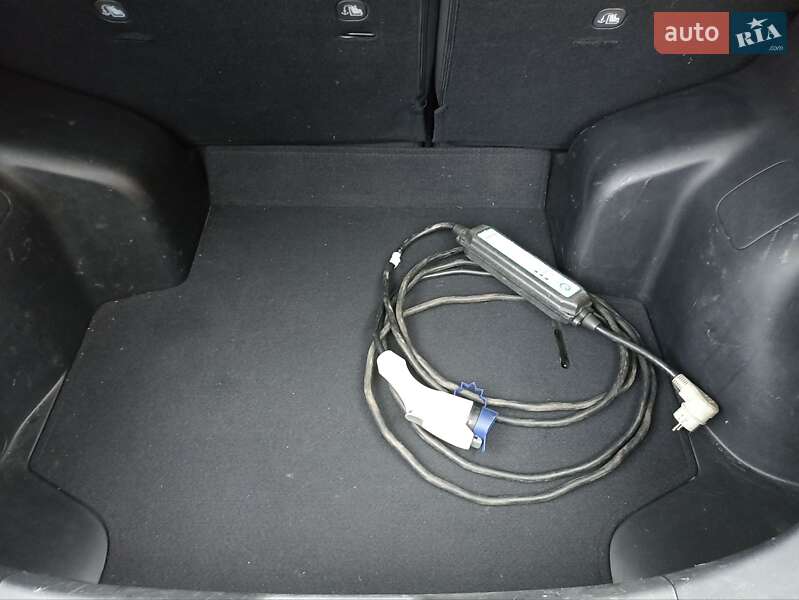 Хэтчбек Nissan Leaf 2014 в Светловодске