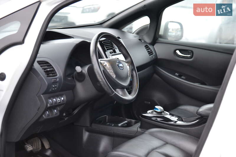 Хэтчбек Nissan Leaf 2013 в Луцке