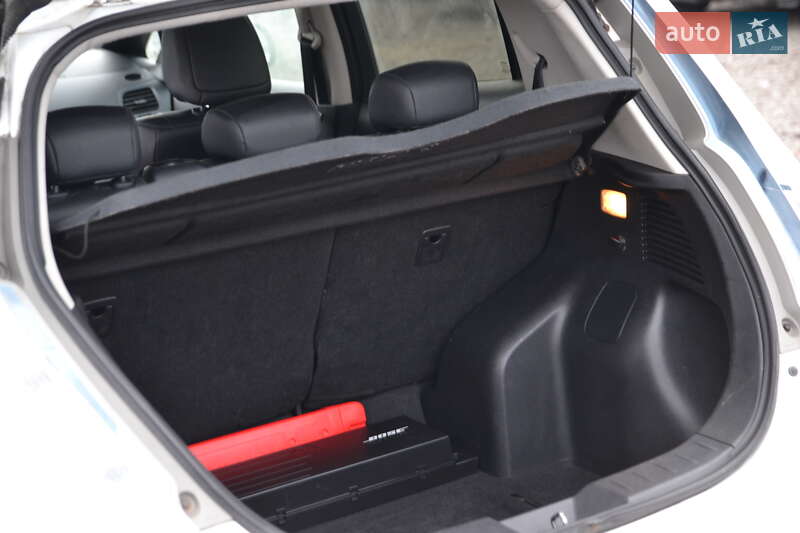 Хэтчбек Nissan Leaf 2013 в Луцке