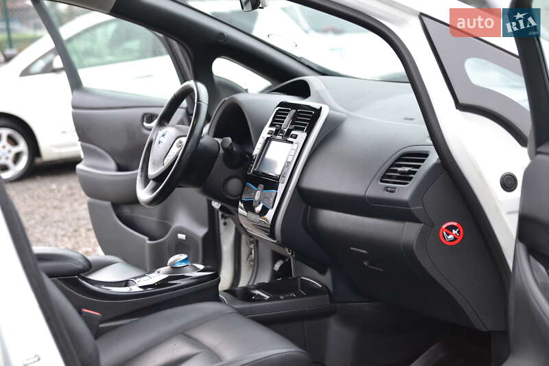 Хэтчбек Nissan Leaf 2013 в Луцке