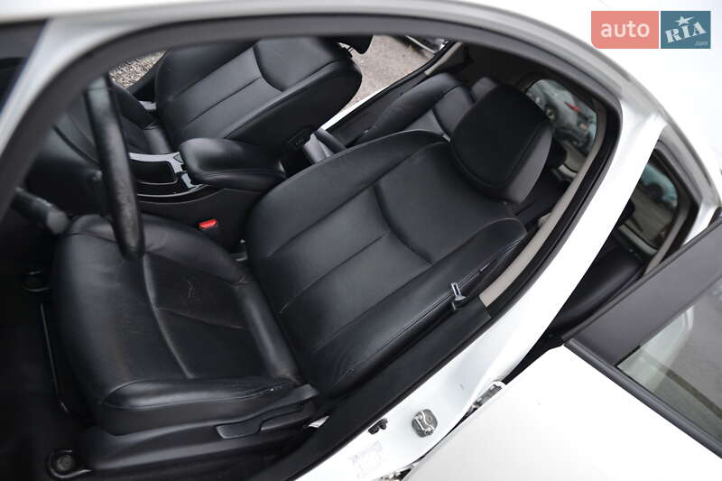 Хэтчбек Nissan Leaf 2013 в Луцке