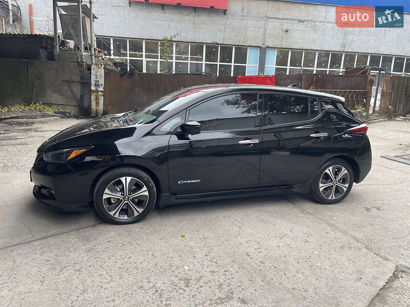 Хэтчбек Nissan Leaf 2019 в Днепре