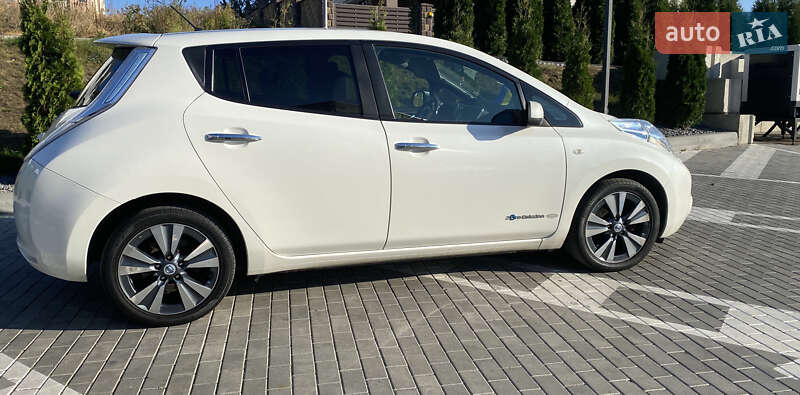 Хэтчбек Nissan Leaf 2014 в Ровно