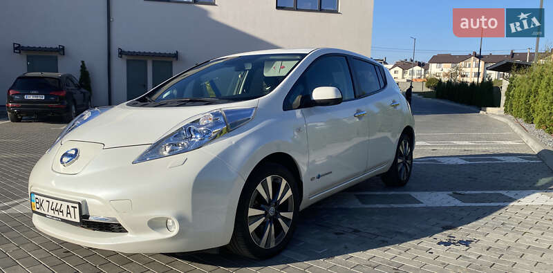 Хэтчбек Nissan Leaf 2014 в Ровно