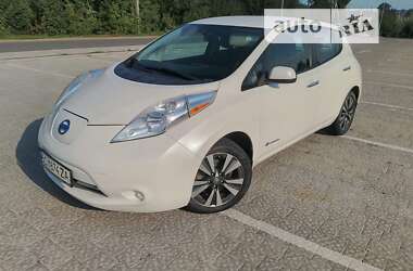 Хэтчбек Nissan Leaf 2016 в Мостиске