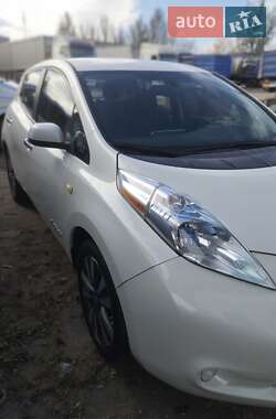 Хэтчбек Nissan Leaf 2016 в Николаеве